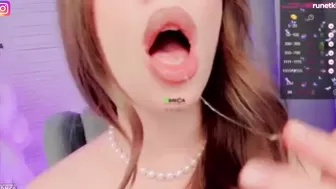 AnnaDelvey The slopy finger sucking