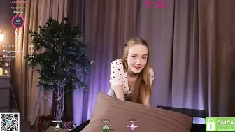 lissa_meooow_2024-12-17 Topless ans masturbating (no nude) (1/2)