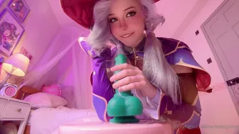 Belle Delphine dildo fuck & cosplay Mona
