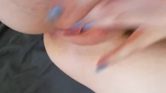 duoloversthot  fingering her anal hole in public chat