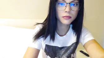 missmoname  Dipping Her Fingers in her wholes