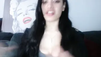 scar  penetrates in her pussy