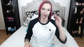 annabellpeaksxx  Fingering himself for tokens