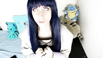 Hinata Reveals Makes Her Pussy Cum in chat
