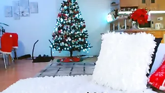 Diana_Doll Busty slut caresses both slits