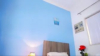 Katy_18_pocahontas Beauty fucks herself in front of the webcam