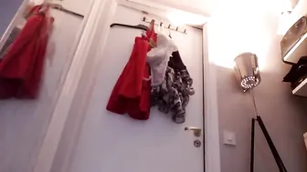 sunhiee1 Redhead babe exposes her delicious shape