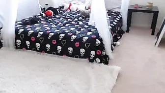 leahluvless not jerking off without the presence of a girlfriend