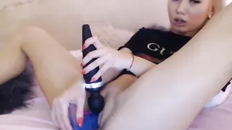 Meryfoxxx Skinny in stockings pulls pussy