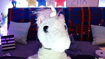 sweetdee Sexy blonde pulls pussy hand