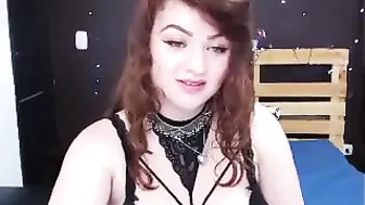 victoriared Chubby trying to shove a dildo in the ass