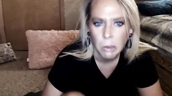 kelly_nurse The stubborn stranger rubs himself with oil