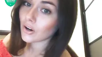 sochnayaaaBettyBrosmer(2) Busty confused girl gets naked and jerks off