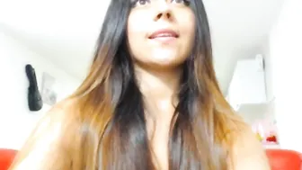 Annysugarr Busty wench pulls pussy