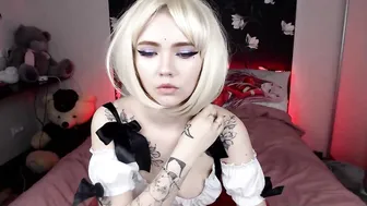 ilenelovelybb Luxurious female caresses pussy