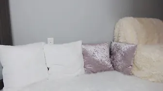 Lilcanadiangirl Busty trans fingering penis