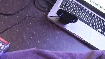 eva_valeri Shrewd bitch licks anus girlfriend