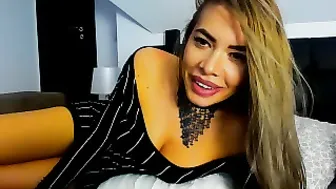 Amorassecrets Stunning lady hammering herself in the anus