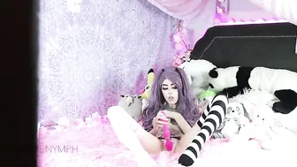 Kiittenymph Slut shows vagina close up