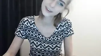 97kate whore chick jerks off