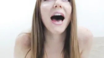 HelloSandyXO Crazy brunette fucks pussy with phallus