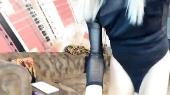 larissa4 Мастурбировать бритую киску до оргазма