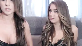 hotkitty4u Вставляет пальцем в свою киску