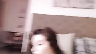 robyn___ Babe caresses shaved pussy