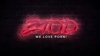 Britney Amber & Kenzie Reeves   hot chick caresses big ass