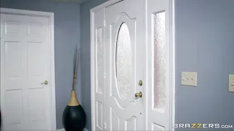 Janice Griffith dark haired babe fucks pussy