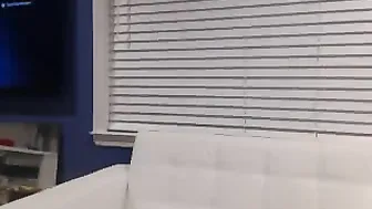 elaysmith slutty babe bares big tits