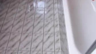 Fitness-Maus naughty slut fucks pussy