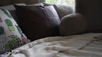 Auroraxoxo sweet lady caresses pussy