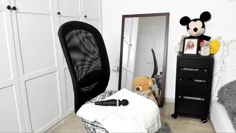 s3r3ndipity the stubborn stranger rubs himself with oil