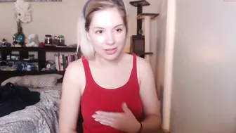 lizrose90 busty babe posing nude