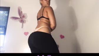 lulukramer  manyvids slim bitch jerks off with sex toys