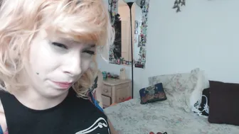 fluffernutter  manyvids busty milf - deliciously jerking her pussy