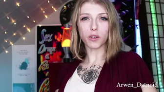 Arwen Datnoid  manyvids caresses the clit with a toy