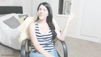 ivystarshyne manyvids gorgeous young lady shows intimate charms