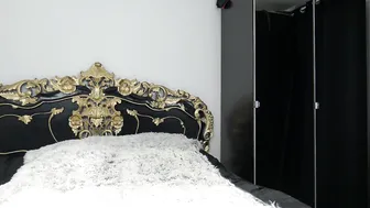 VicAlouqua manyvids obstinate queen jerking pussy