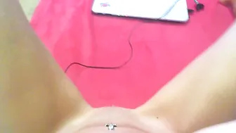 KandissKiss manyvids busty babe masturbates cunt