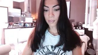 astekangel  manyvids hot chick with big booty poses in lingerie