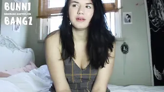 Bunni Bangz  manyvids adores in two holes