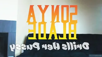 Felicia Vox manyvids cums from masturbation in front of the camera