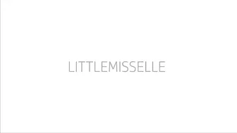 LittleMissElle manyvids fire  cam girl  licks cock