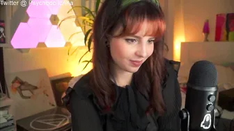 psychedelicariaa caresses pussy through panties