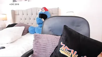 missniley24 riding a toy