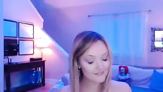 bewareofmodel defiant pussy fucks herself with a phallus