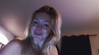 MissBehavin26 ManyVids Fun with juicy pussy