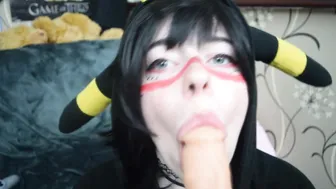 Bat Maisie crazy slut gently pulls pussy